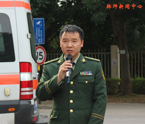 学校举行2015年度学生宿舍应急突发事件疏散演练