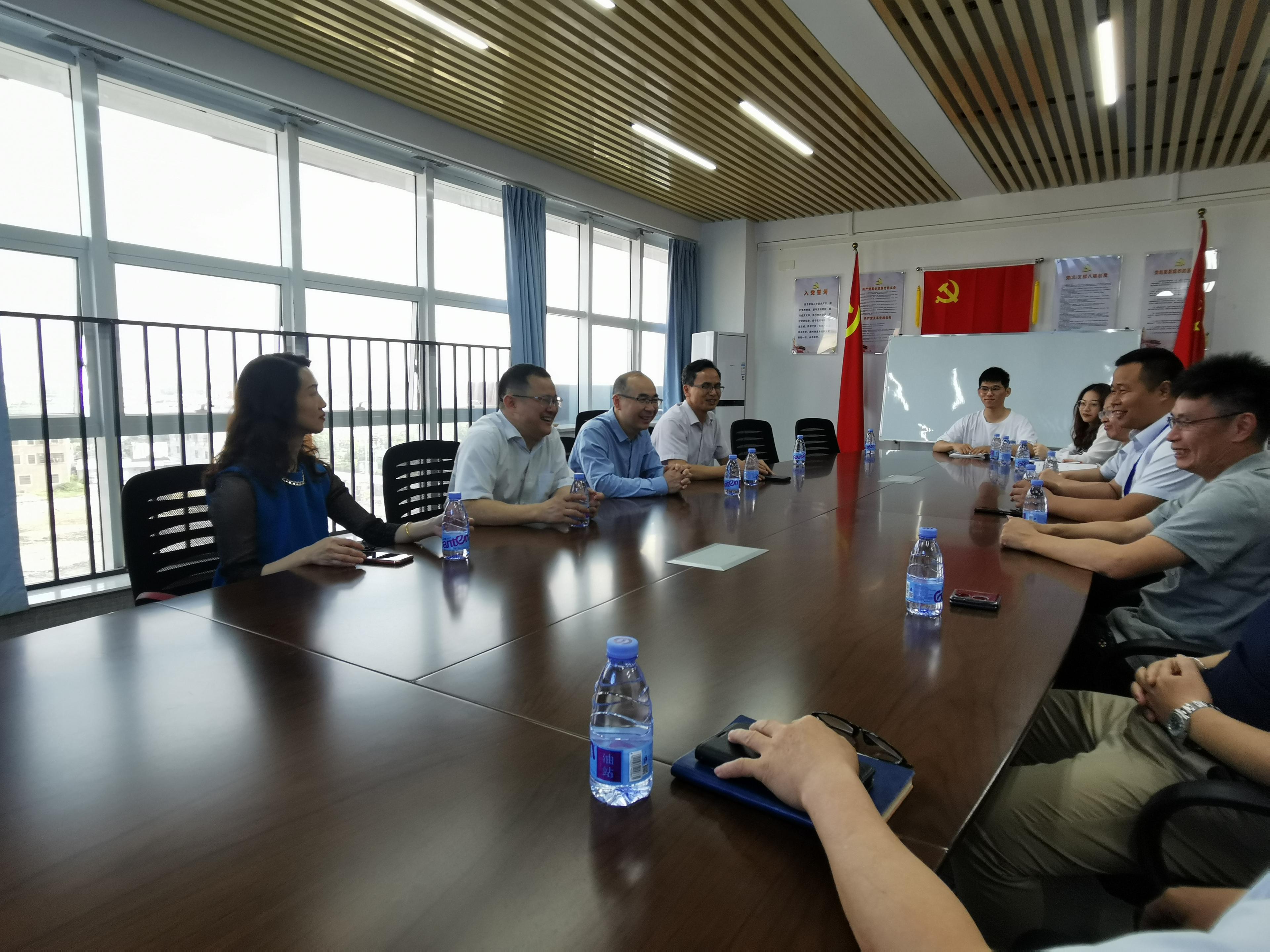 郑耿忠带队到江海实验学校走访调研