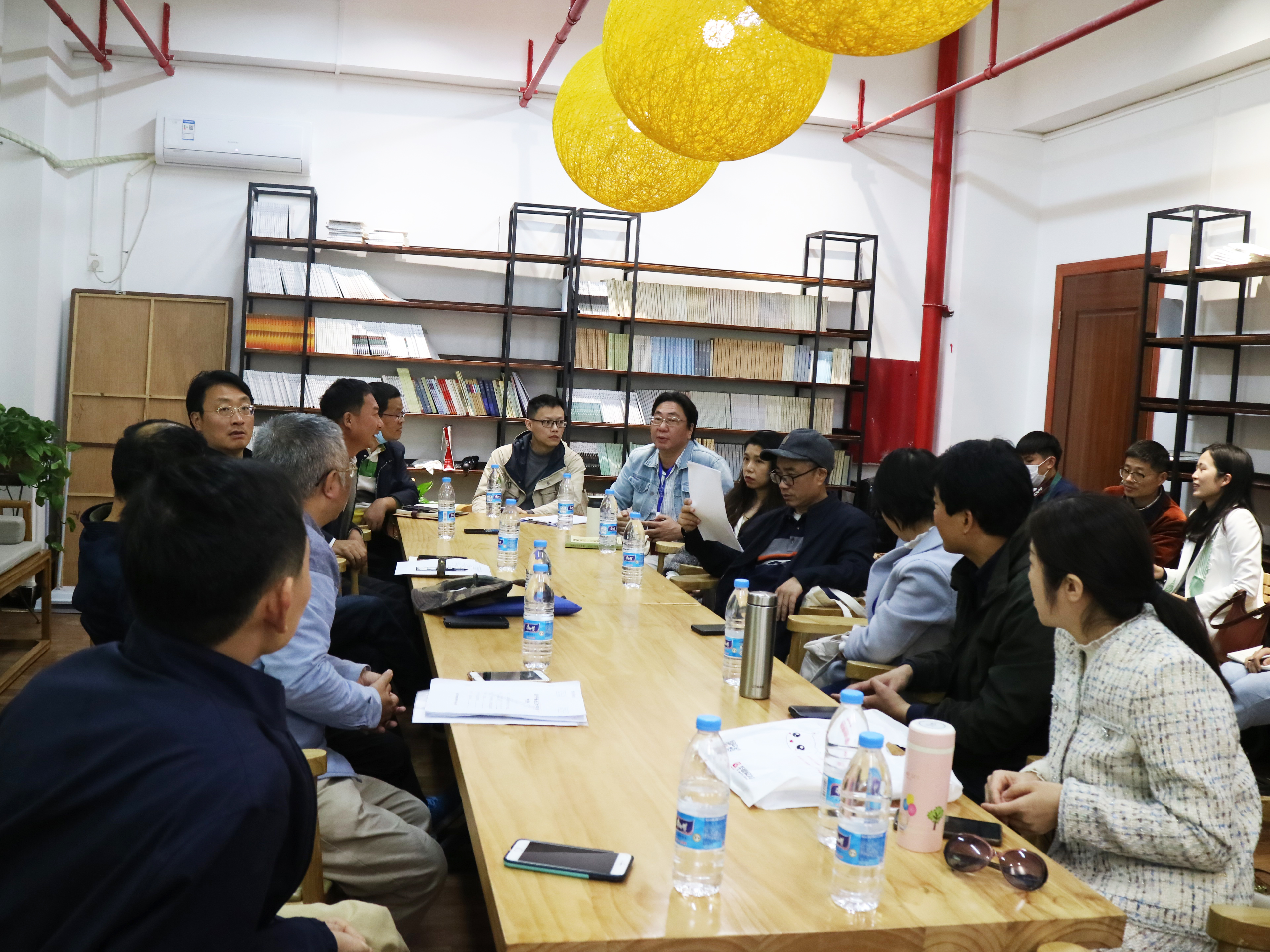 文学与新闻传播学院与岭东民俗与非遗传承研究中心联合召开社科项目申报座谈会