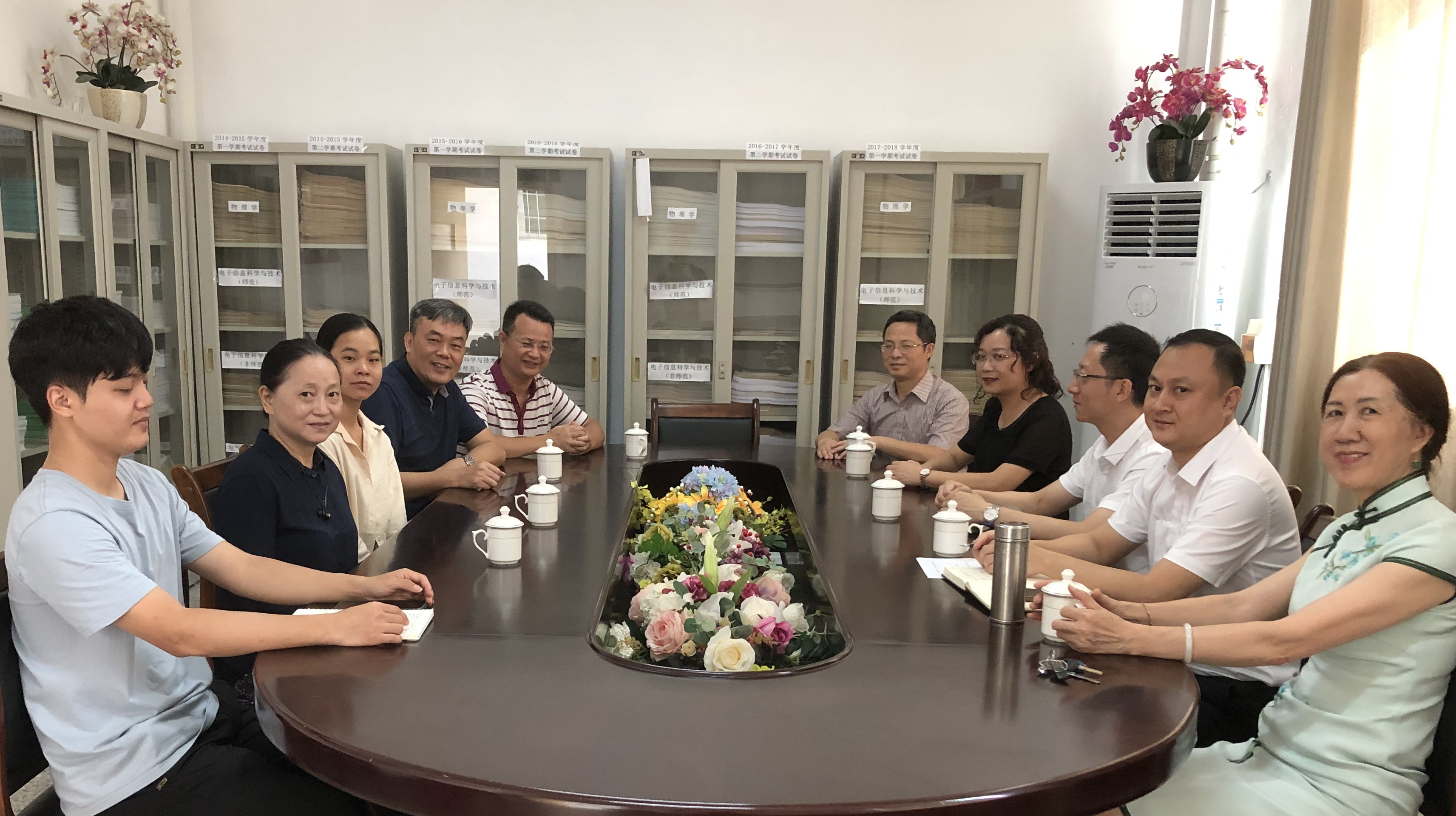 物理与电子工程学院举行广州大学——韩山师范学院联合培养硕士研究生交流会