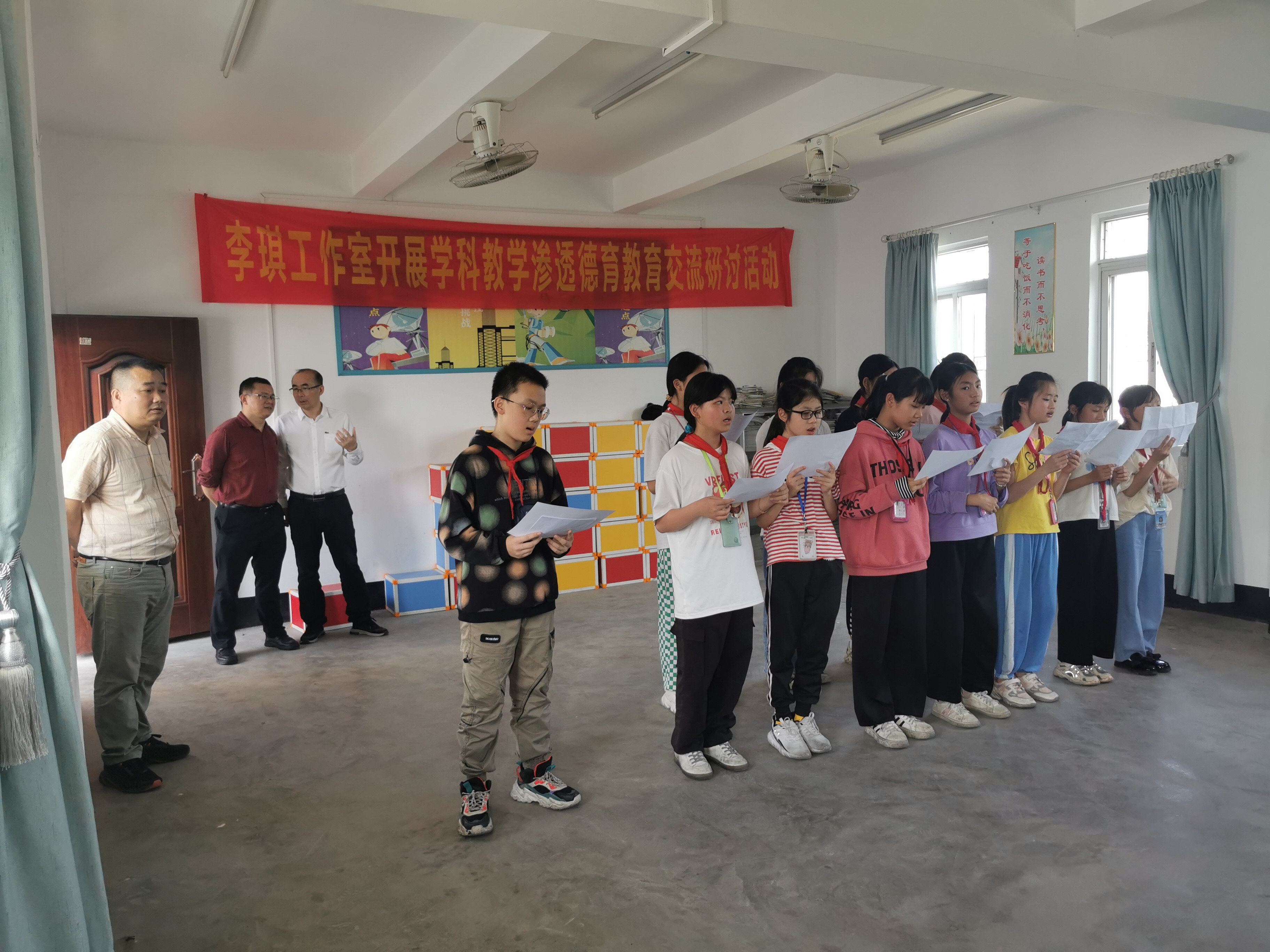 郑耿忠到我校美育体育浸润行动计划对口帮扶学校调研